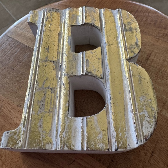 Gold and White Decorative Letter B - Picture 2 of 15